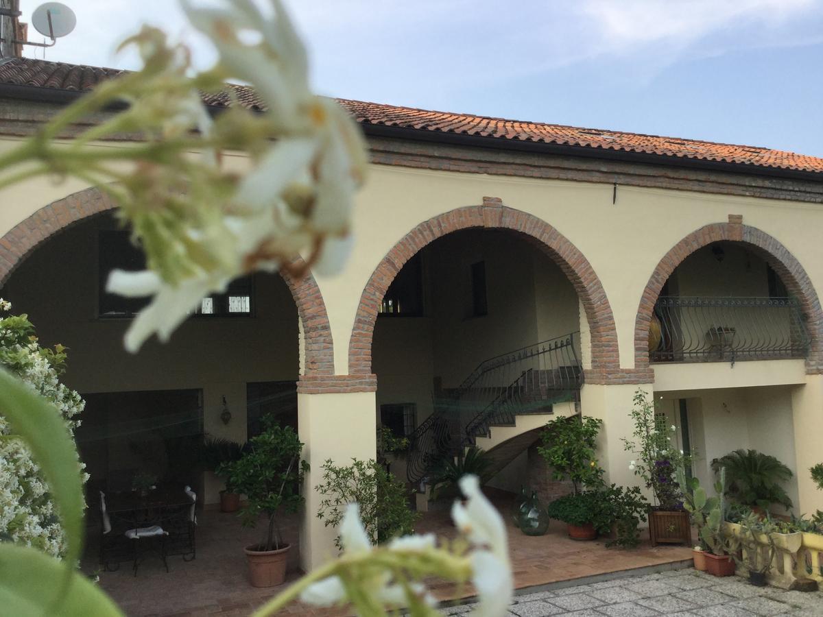 Domus Rosarum Arqua Petrarca Bagian luar foto
